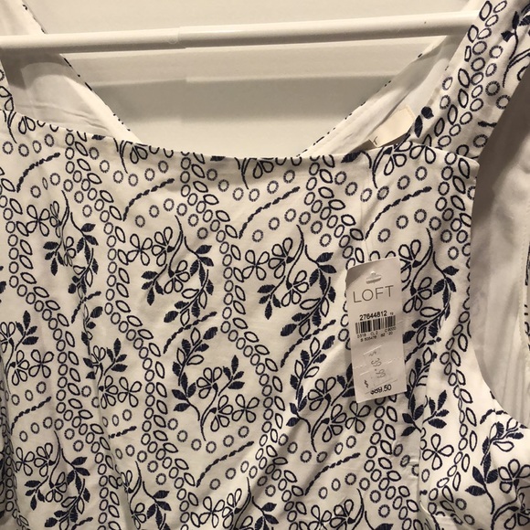 LOFT white with blue flowers. New with tag - Picture 4 of 4